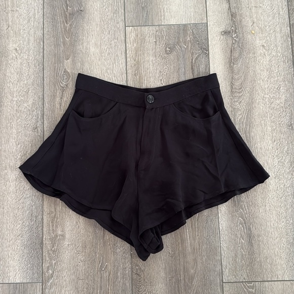 Zara flowy black high rise shorts size XL - Picture 4 of 4